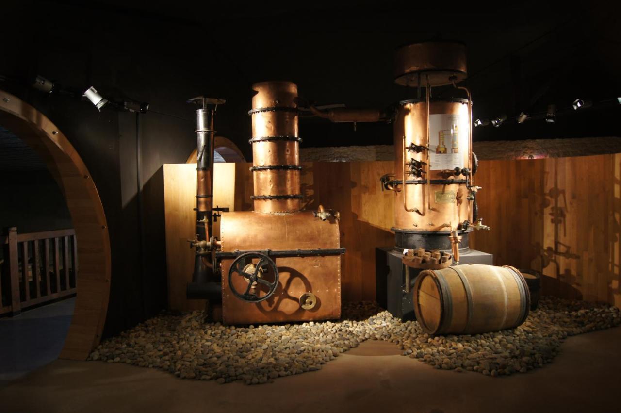 Chateau De Mons Armagnac Caussens Екстериор снимка